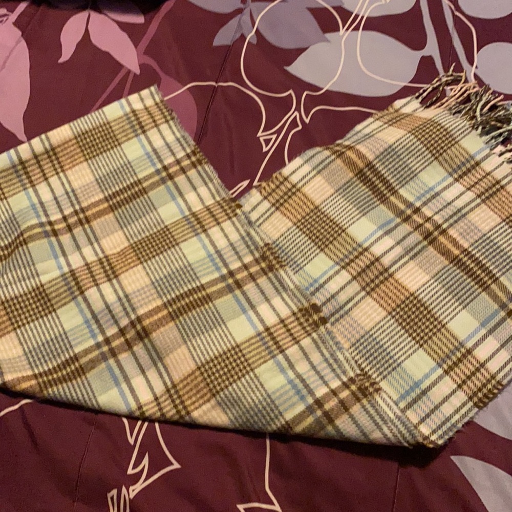 D&Y Plaid scarf